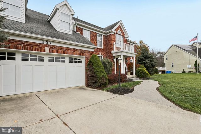 207 CHURCHILL DOWNS CT, Mount Laurel, NJ 08054