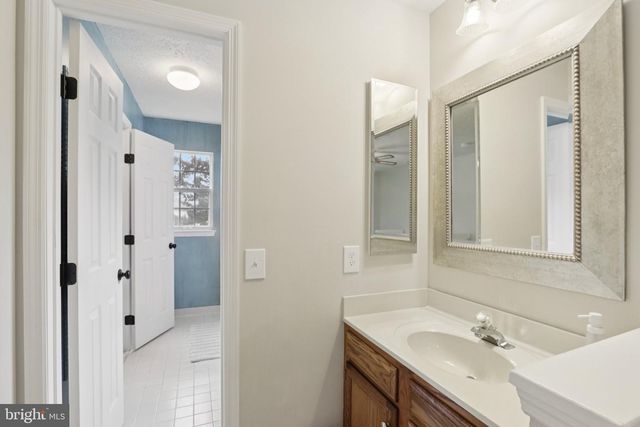 207 CHURCHILL DOWNS CT, Mount Laurel, NJ 08054