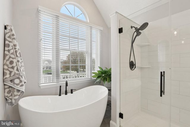 207 CHURCHILL DOWNS CT, Mount Laurel, NJ 08054