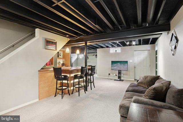 207 CHURCHILL DOWNS CT, Mount Laurel, NJ 08054