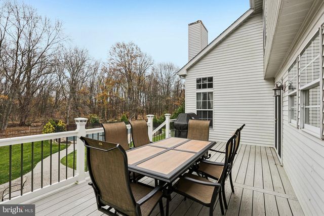 207 CHURCHILL DOWNS CT, Mount Laurel, NJ 08054