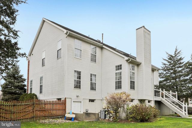 207 CHURCHILL DOWNS CT, Mount Laurel, NJ 08054