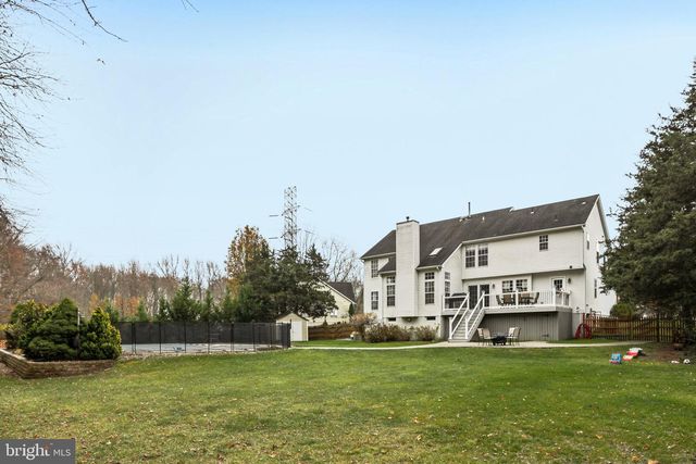 207 CHURCHILL DOWNS CT, Mount Laurel, NJ 08054