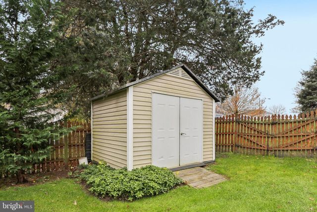 207 CHURCHILL DOWNS CT, Mount Laurel, NJ 08054