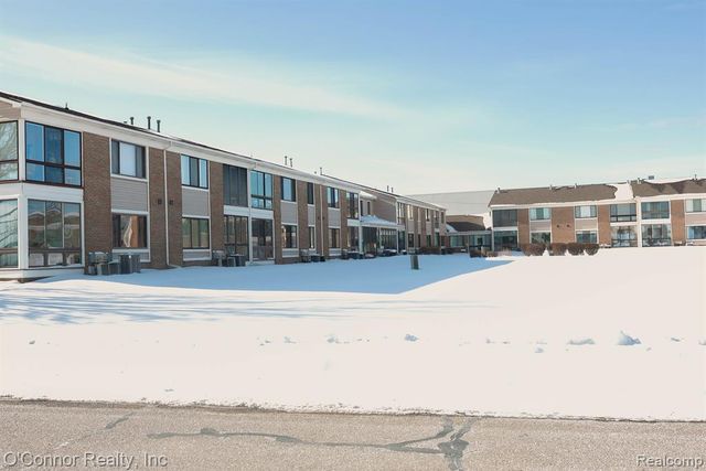 1660 River Road 53, Marysville, MI 48040