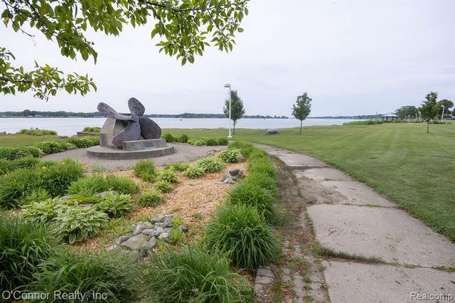 1660 River Road 53, Marysville, MI 48040