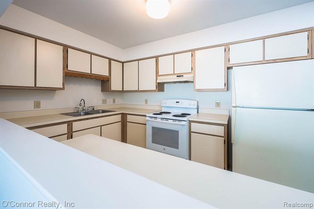 1660 River Road 53, Marysville, MI 48040