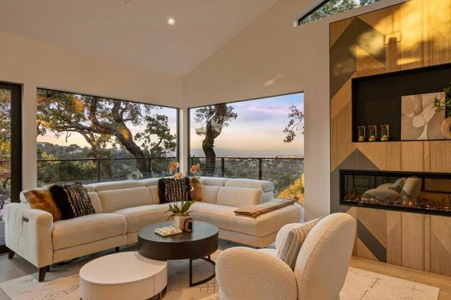 313 Lakeview Way, Redwood City, CA 94062