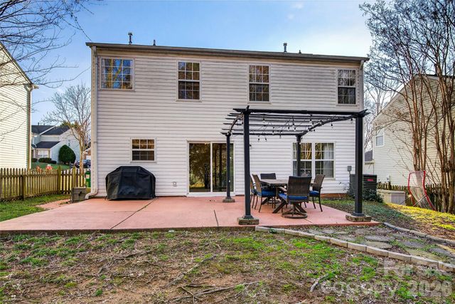 8704 Laurel Run Drive, Charlotte, NC 28269