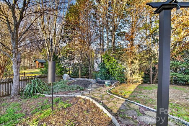 8704 Laurel Run Drive, Charlotte, NC 28269