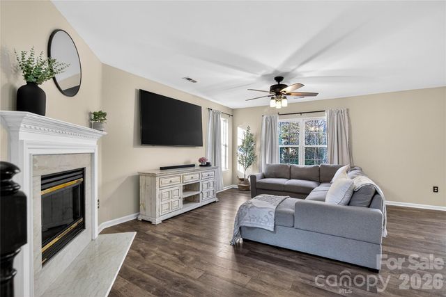 8704 Laurel Run Drive, Charlotte, NC 28269