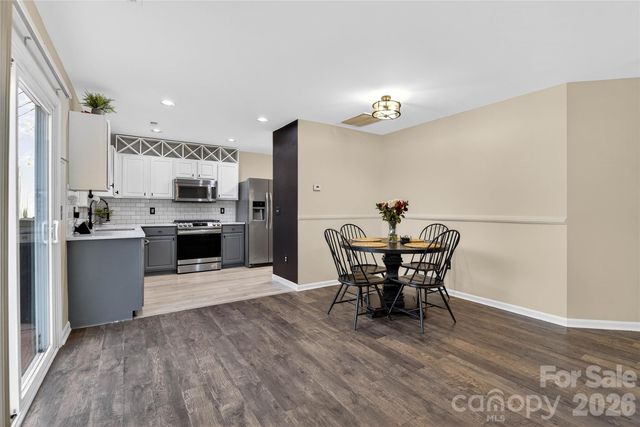 8704 Laurel Run Drive, Charlotte, NC 28269