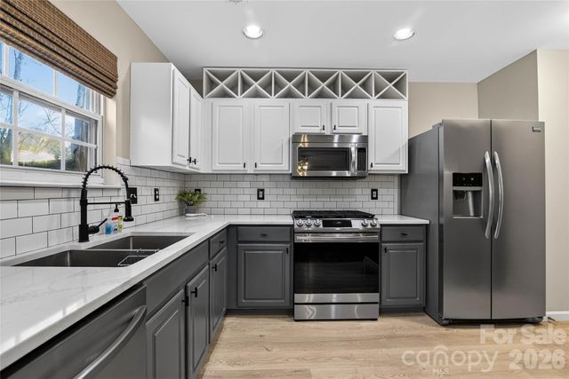 8704 Laurel Run Drive, Charlotte, NC 28269