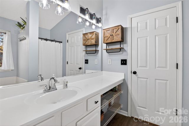 8704 Laurel Run Drive, Charlotte, NC 28269