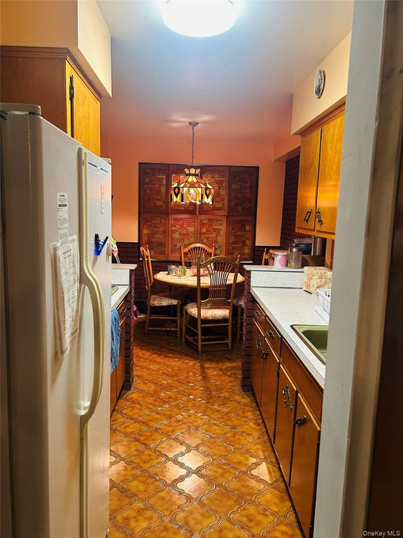 1038 Neill Avenue, Bronx, NY 10461 — photo 5