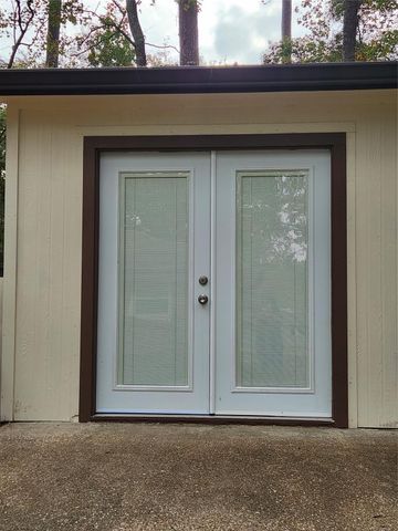 13279 Southshore Drive, Conroe, TX 77304