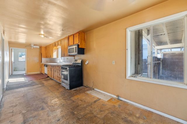 366 N Palm Street, Woodlake, CA 93286