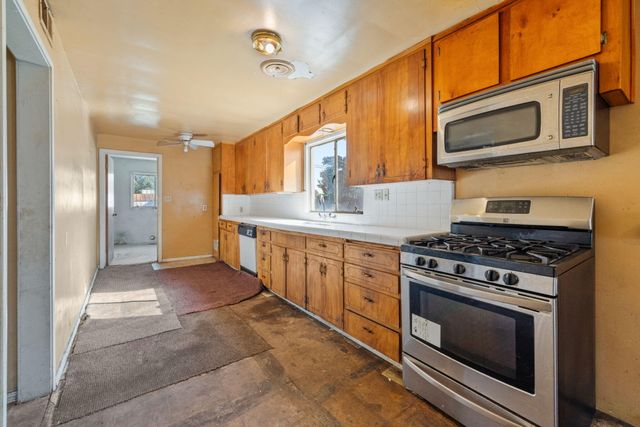 366 N Palm Street, Woodlake, CA 93286