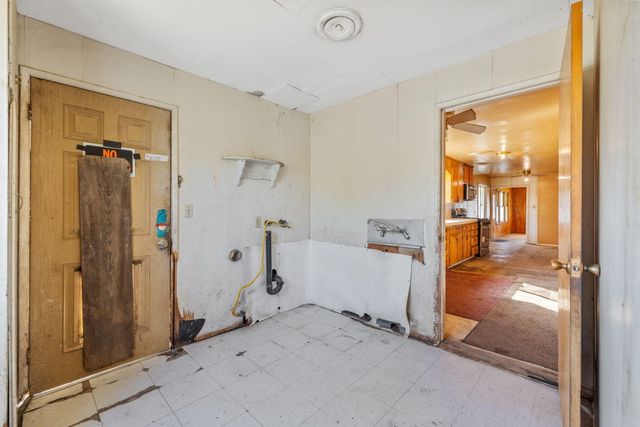 366 N Palm Street, Woodlake, CA 93286