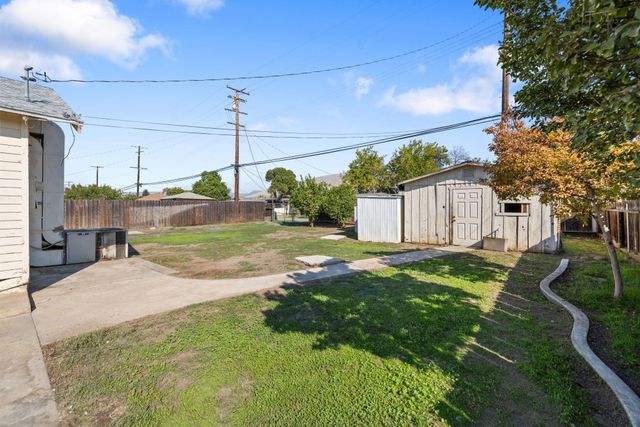 366 N Palm Street, Woodlake, CA 93286