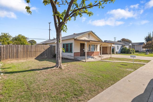 366 N Palm Street, Woodlake, CA 93286