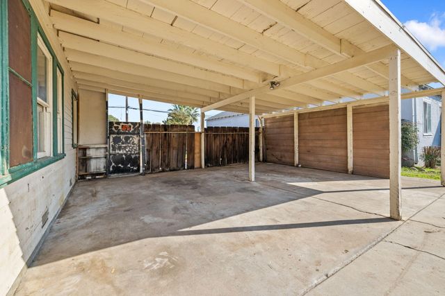 366 N Palm Street, Woodlake, CA 93286