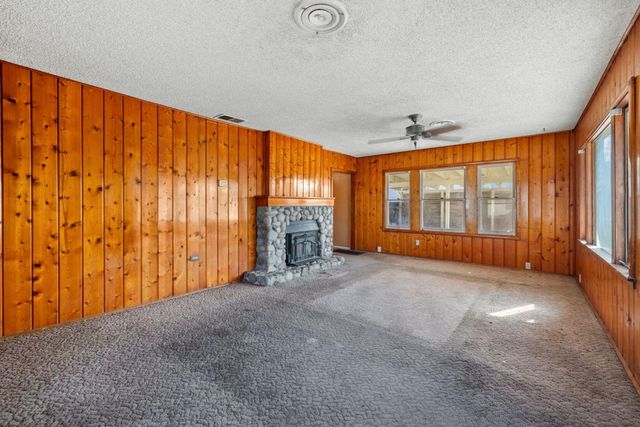 366 N Palm Street, Woodlake, CA 93286