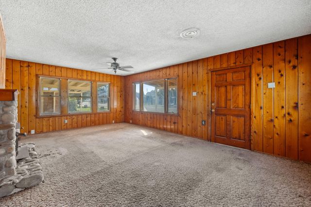 366 N Palm Street, Woodlake, CA 93286