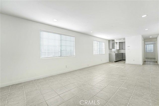 400 W 109th Street 2, Los Angeles, CA 90061