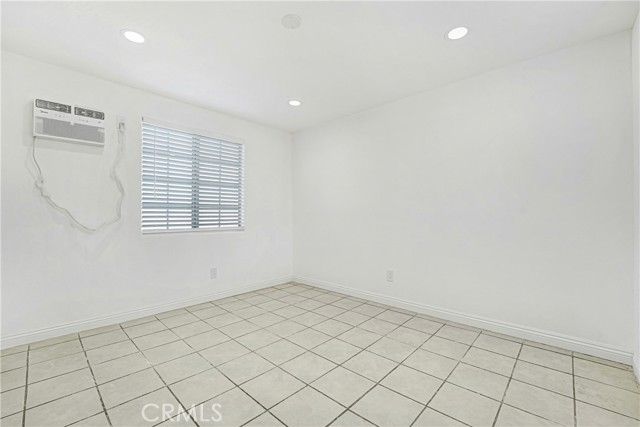 400 W 109th Street 2, Los Angeles, CA 90061