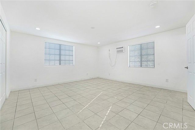 400 W 109th Street 2, Los Angeles, CA 90061