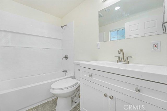 400 W 109th Street 2, Los Angeles, CA 90061