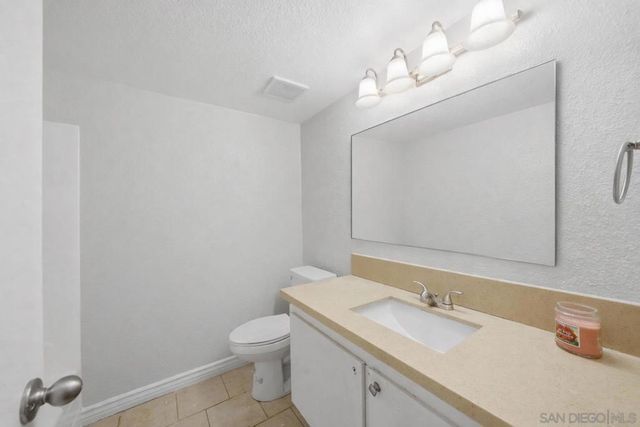 2716 Grade Pl, Spring Valley, CA 91977