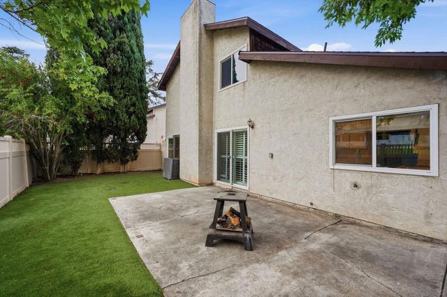2716 Grade Pl, Spring Valley, CA 91977