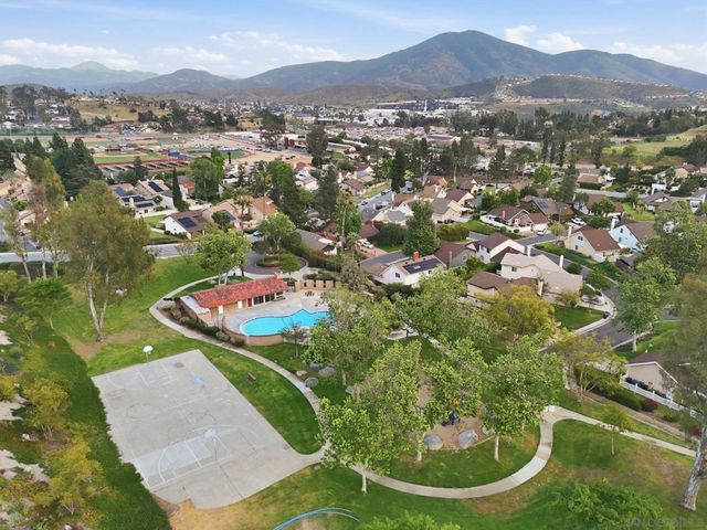 2716 Grade Pl, Spring Valley, CA 91977