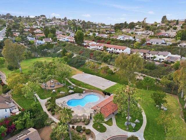 2716 Grade Pl, Spring Valley, CA 91977