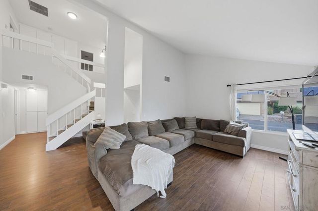 2716 Grade Pl, Spring Valley, CA 91977