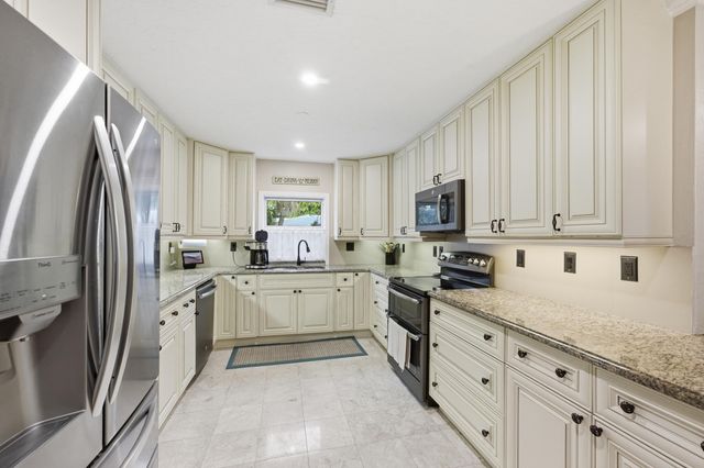 831 N Lakeside Drive, Lake Worth Beach, FL 33460