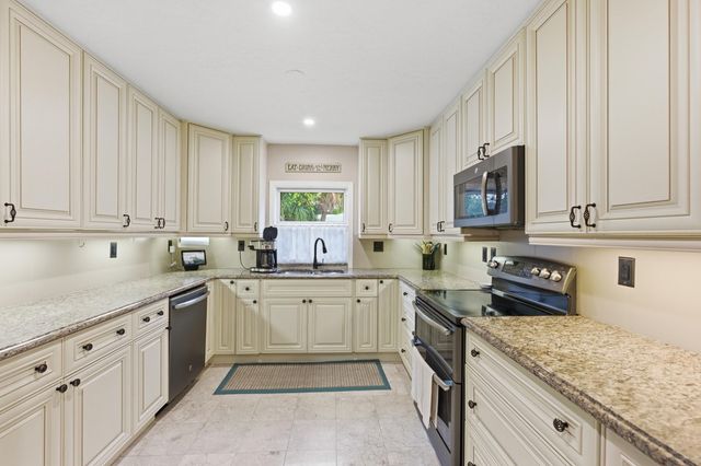 831 N Lakeside Drive, Lake Worth Beach, FL 33460