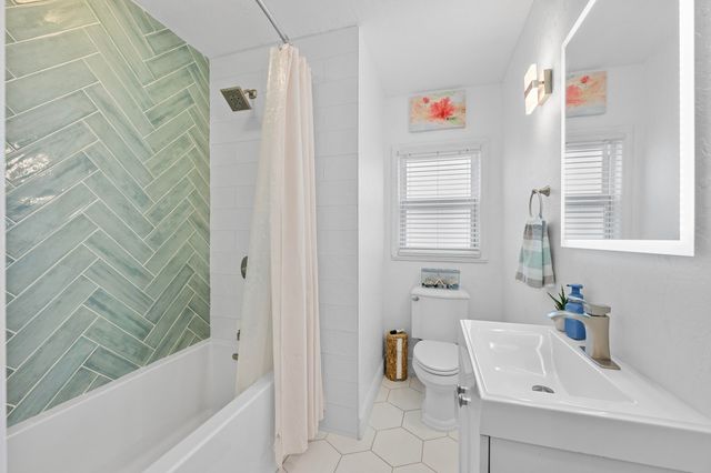 831 N Lakeside Drive, Lake Worth Beach, FL 33460