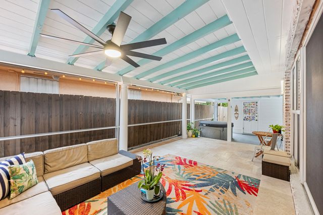 831 N Lakeside Drive, Lake Worth Beach, FL 33460