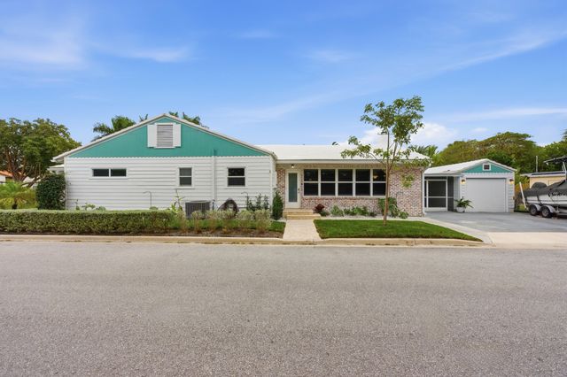 831 N Lakeside Drive, Lake Worth Beach, FL 33460