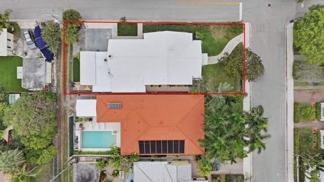 831 N Lakeside Drive, Lake Worth Beach, FL 33460