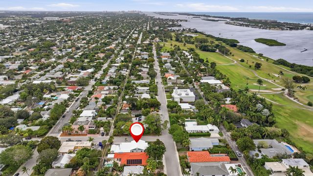 831 N Lakeside Drive, Lake Worth Beach, FL 33460