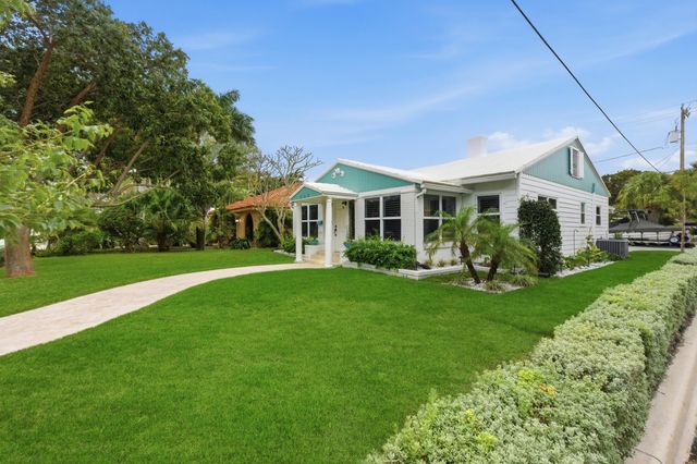 831 N Lakeside Drive, Lake Worth Beach, FL 33460