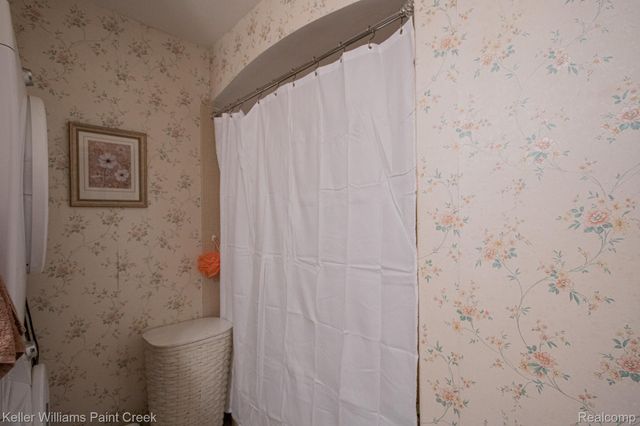 4926 E 12 Mile Road, Warren, MI 48092