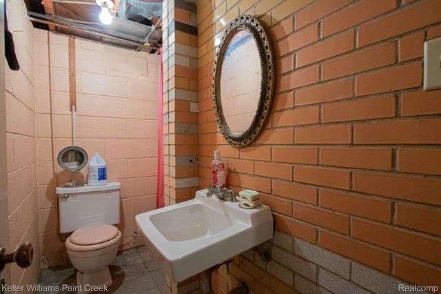 4926 E 12 Mile Road, Warren, MI 48092