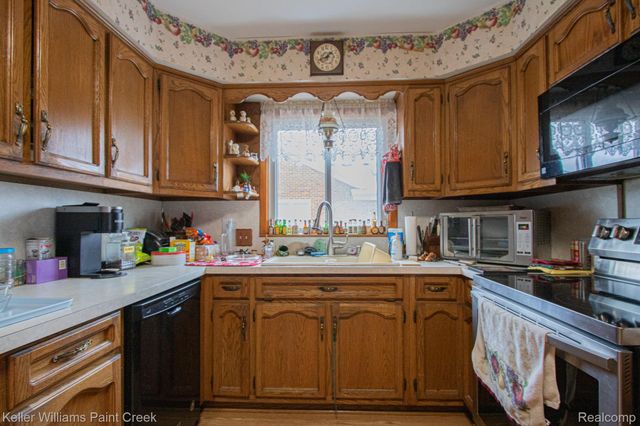 4926 E 12 Mile Road, Warren, MI 48092