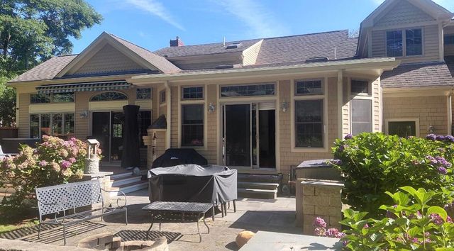 15 Tobisset Street, Mashpee, MA 02649