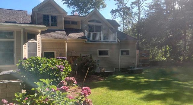 15 Tobisset Street, Mashpee, MA 02649